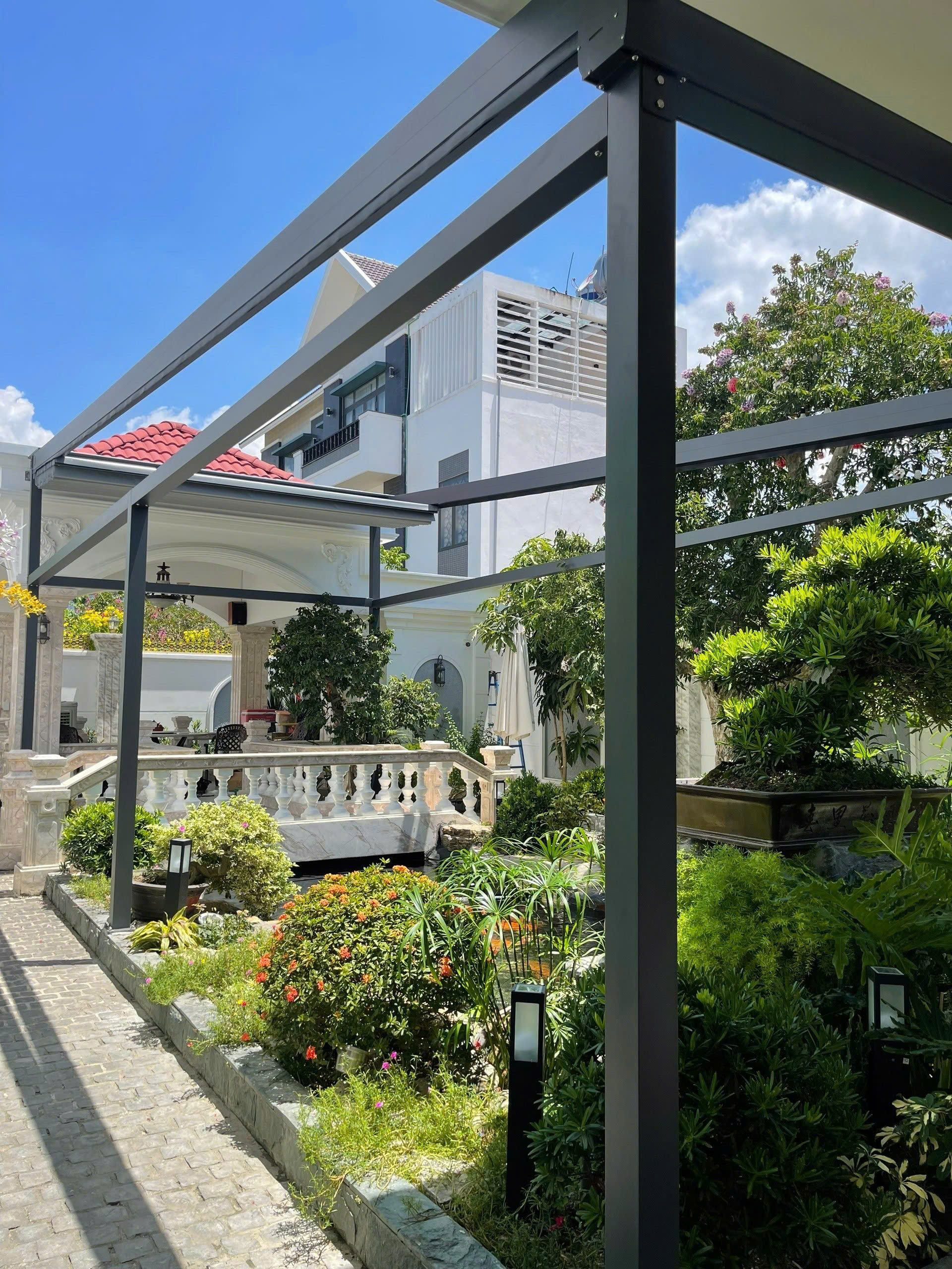 mái bạt xếp tự động