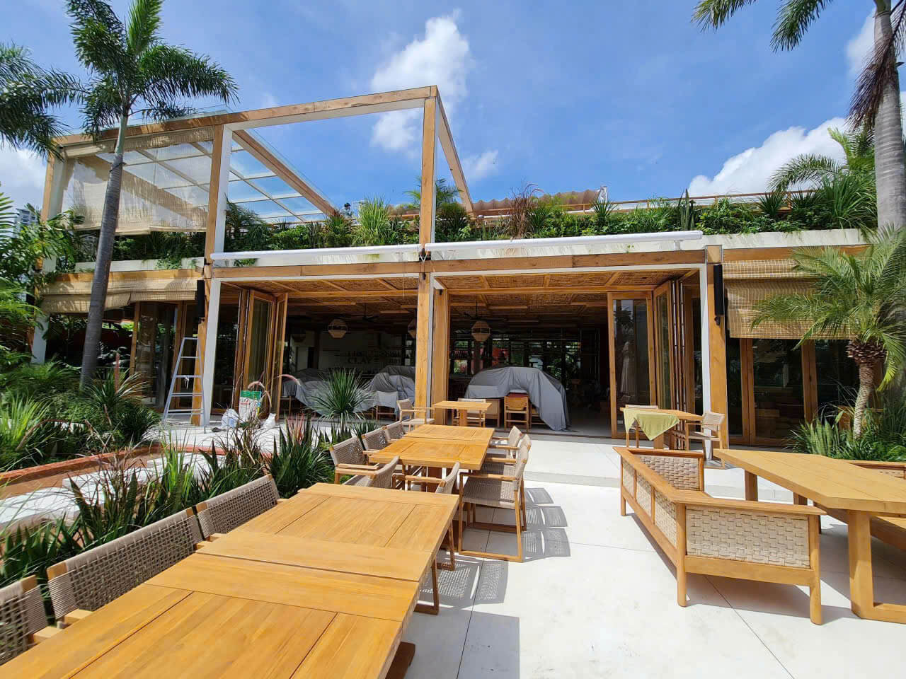 Mái hiên tự động nhà hàng Clay, Thảo Điền