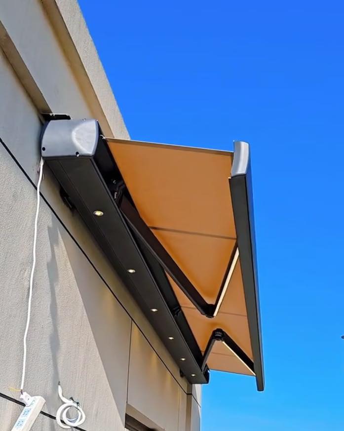 mái hiên di động cao cấp kích thước 4mx3m tại thành phố mới, tỉnh bình dương