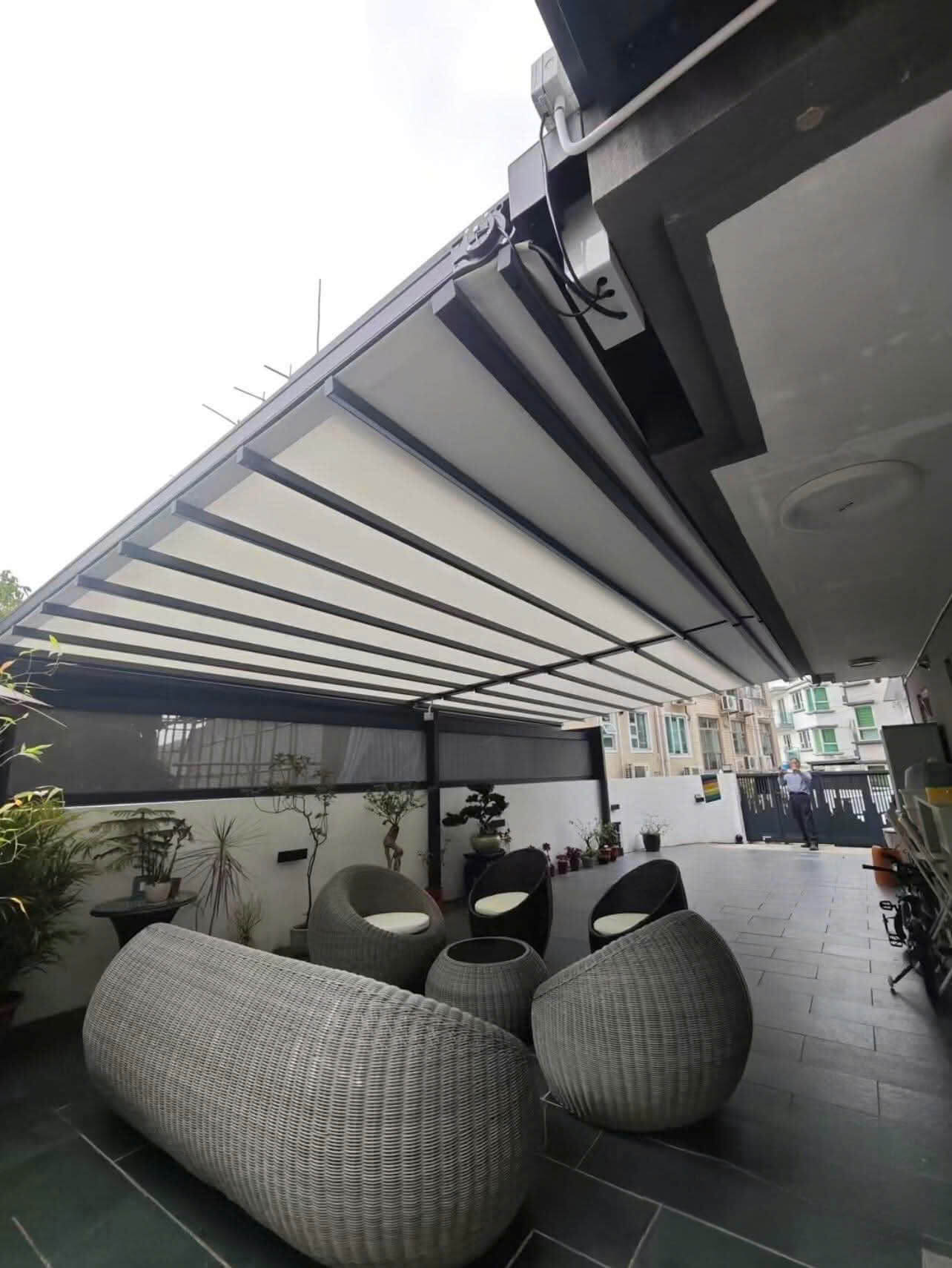 mái bạt xếp tự động, giải pháp mái che thông minh