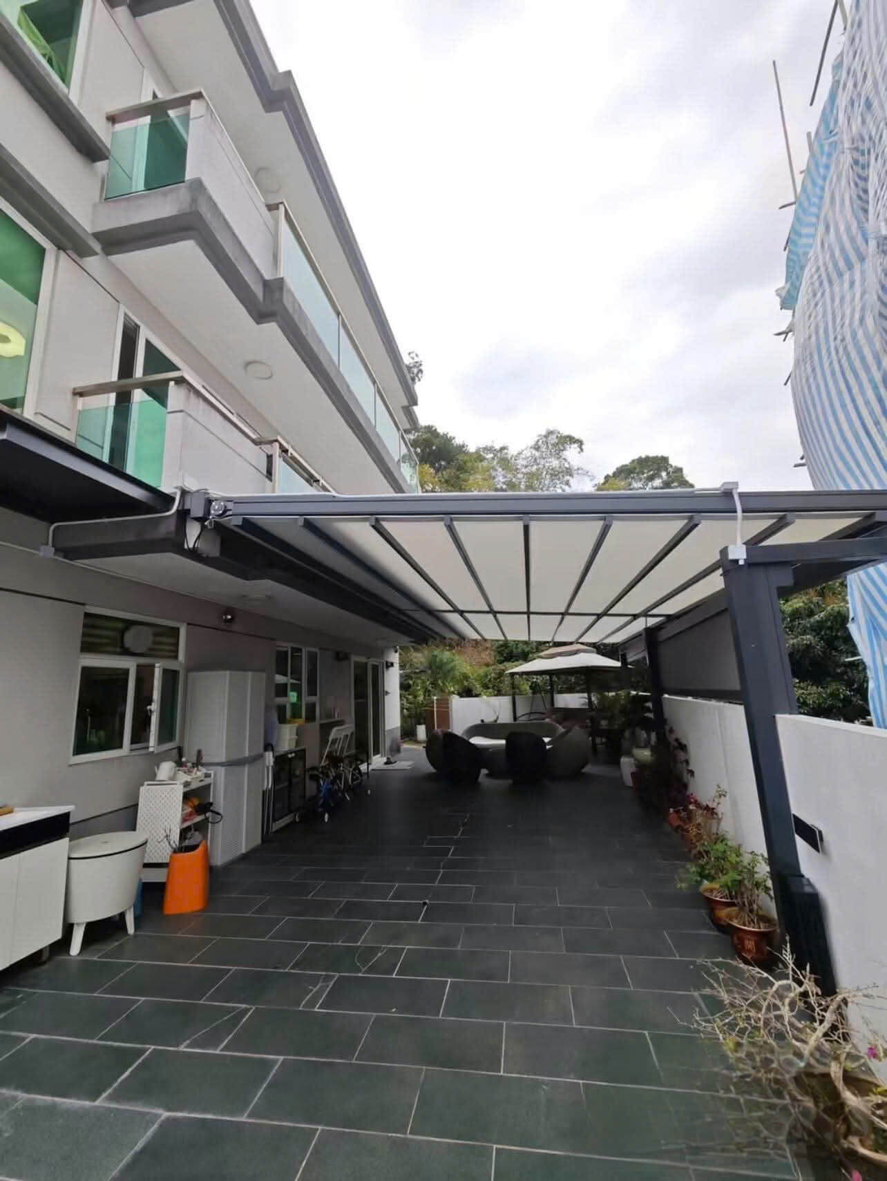 mái bạt xếp tự động, giải pháp mái che thông minh