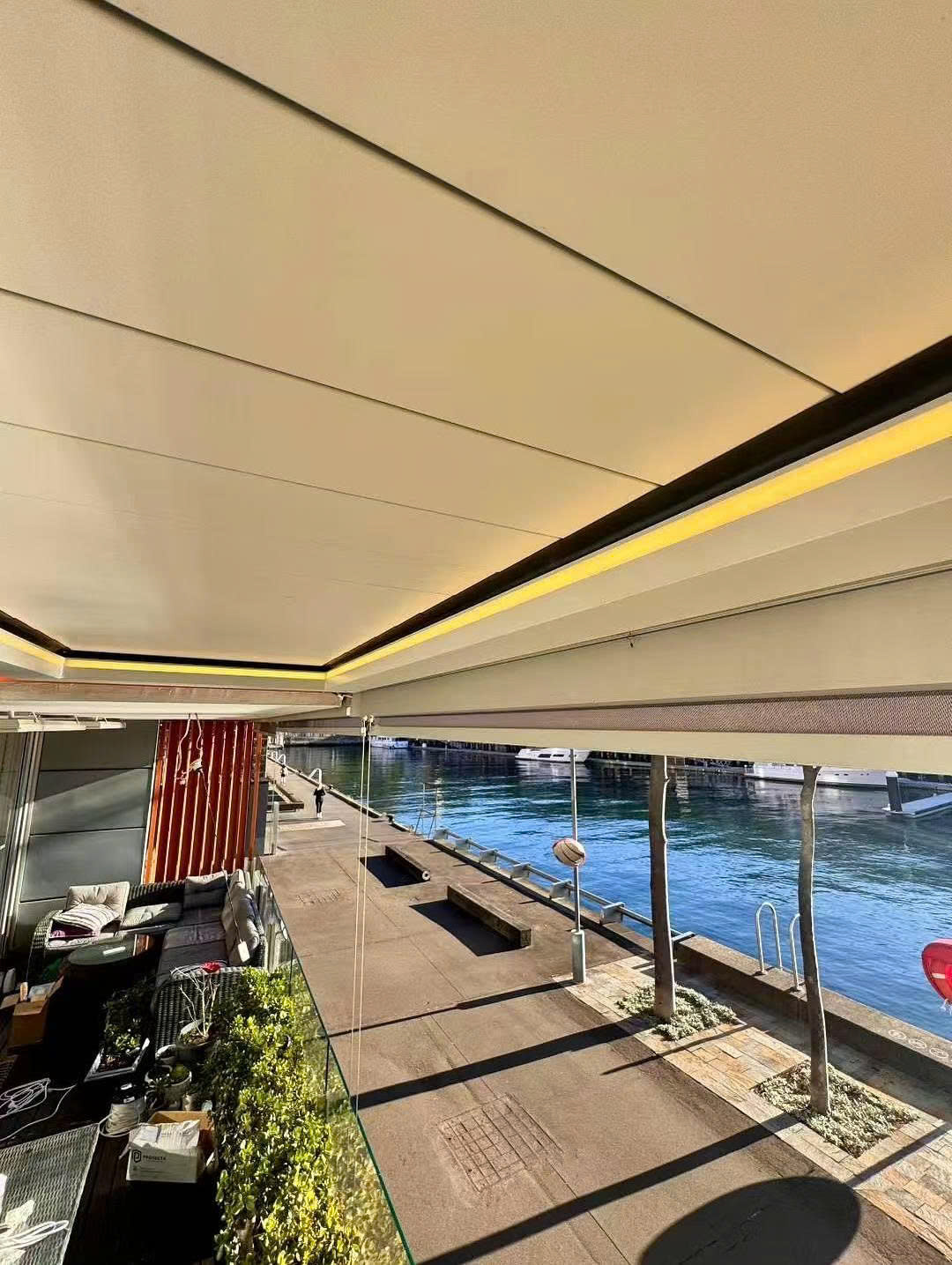 mái nhôm xếp lật tự động cao cấp tại bến du thuyền thành phố hồ chí minh