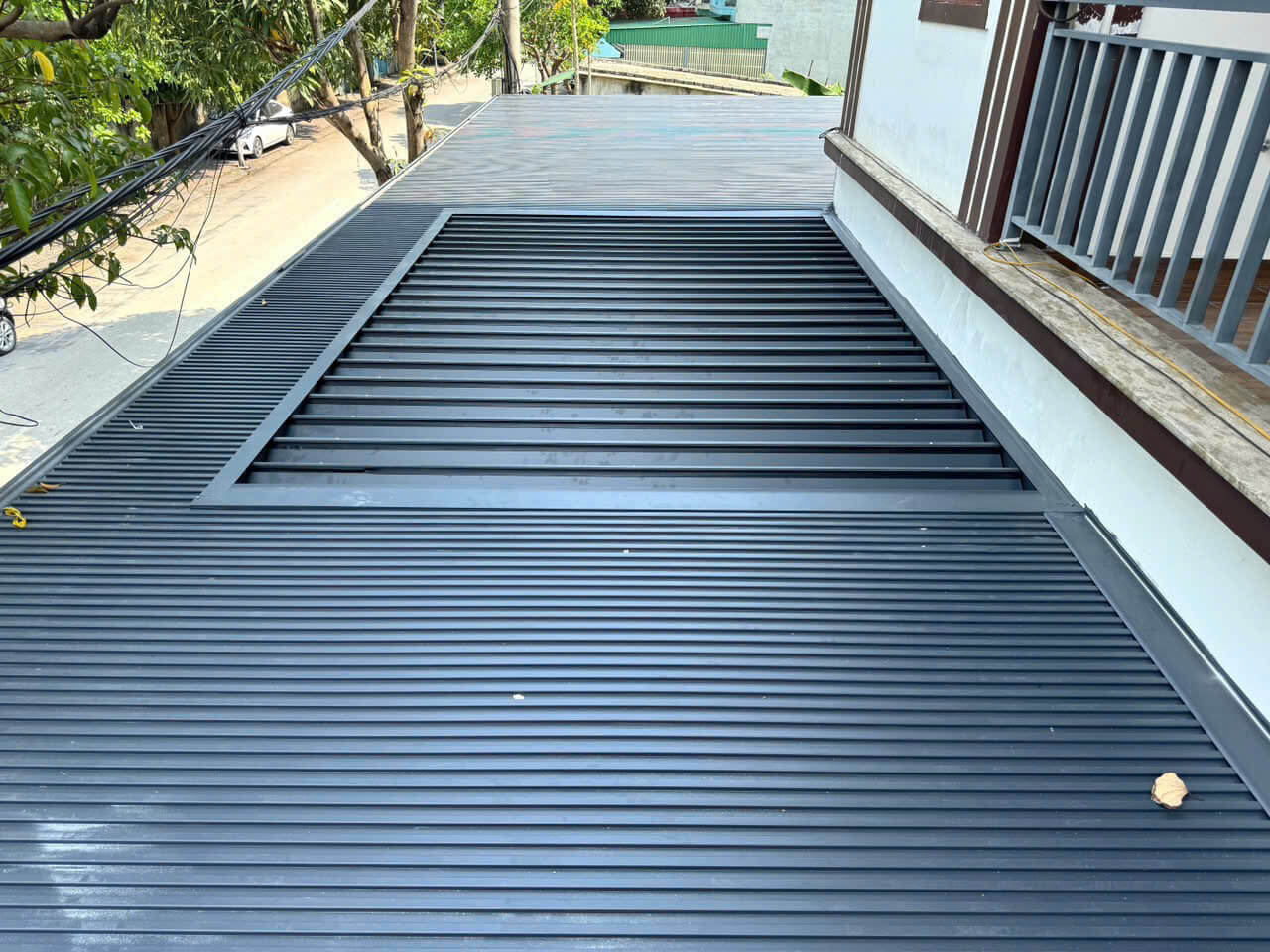 mái nhôm xếp trượt