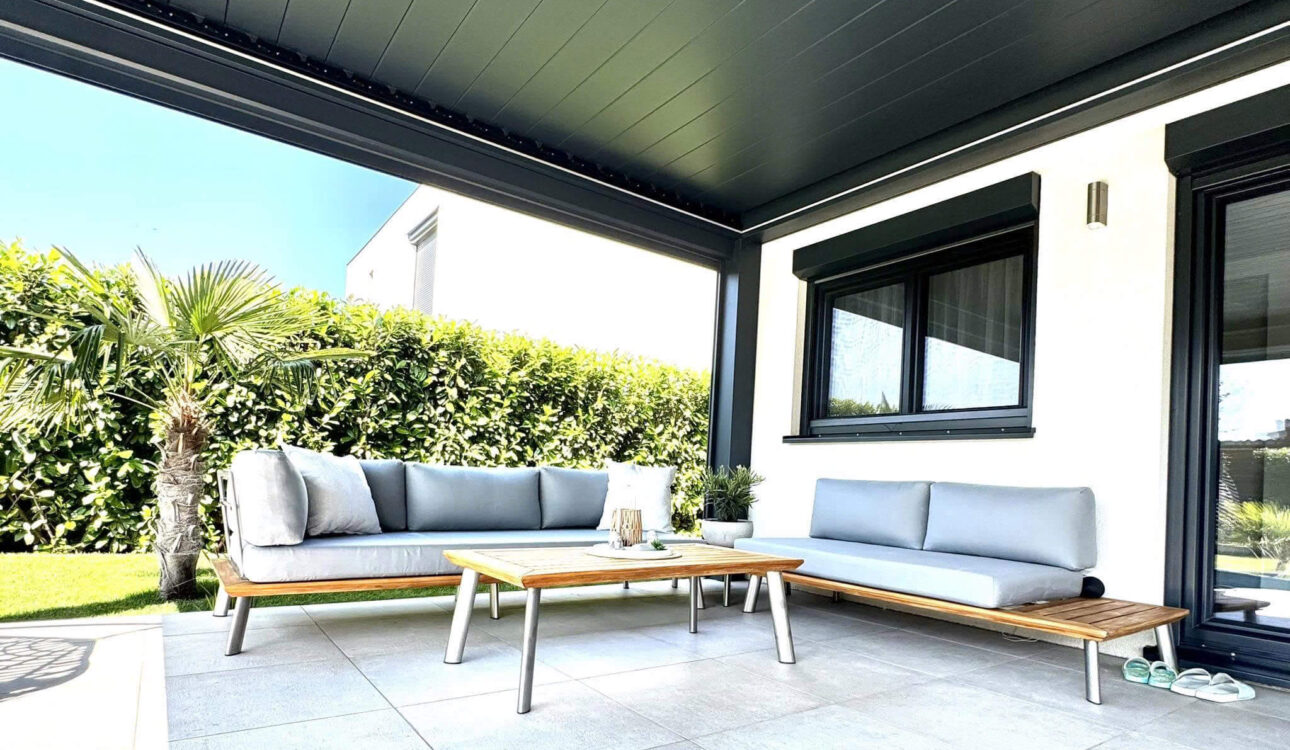 mái nhôm xếp lật tự động