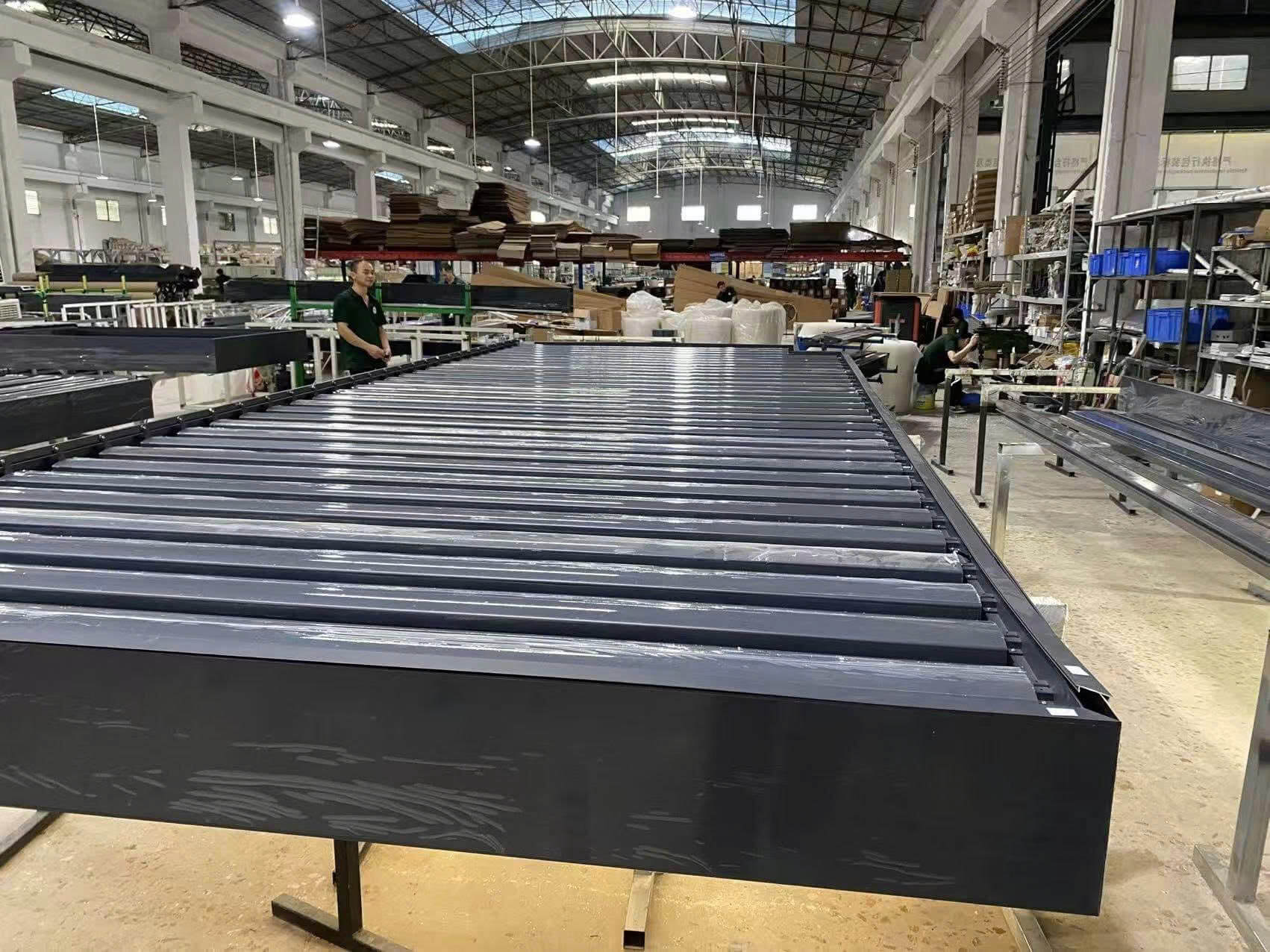 mái nhôm xếp lật tự động của Mái Che Việt