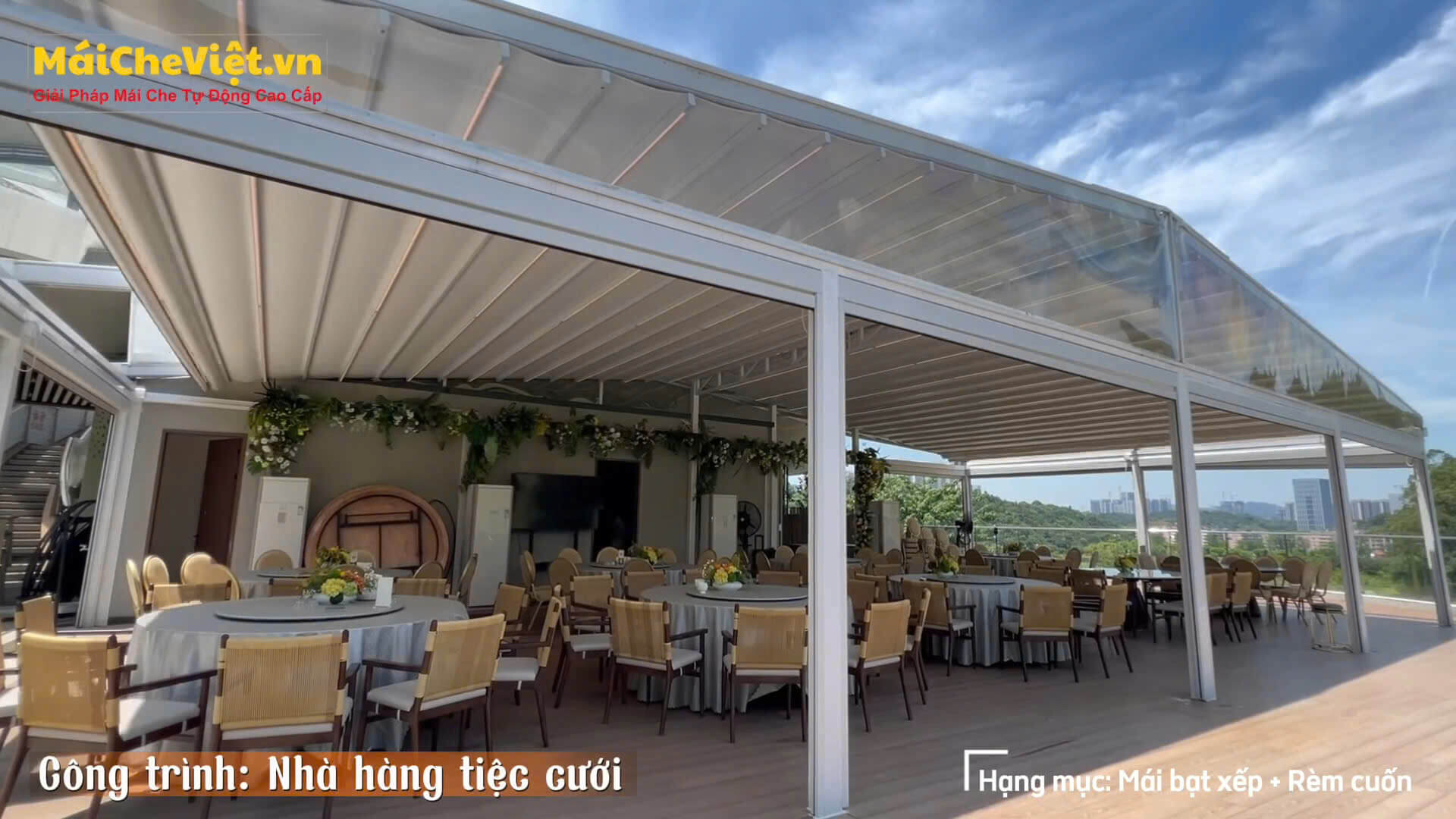mái bạt xếp cho nhà hàng tiệc cưới ngoài trời do Mái Che Việt thực hiện