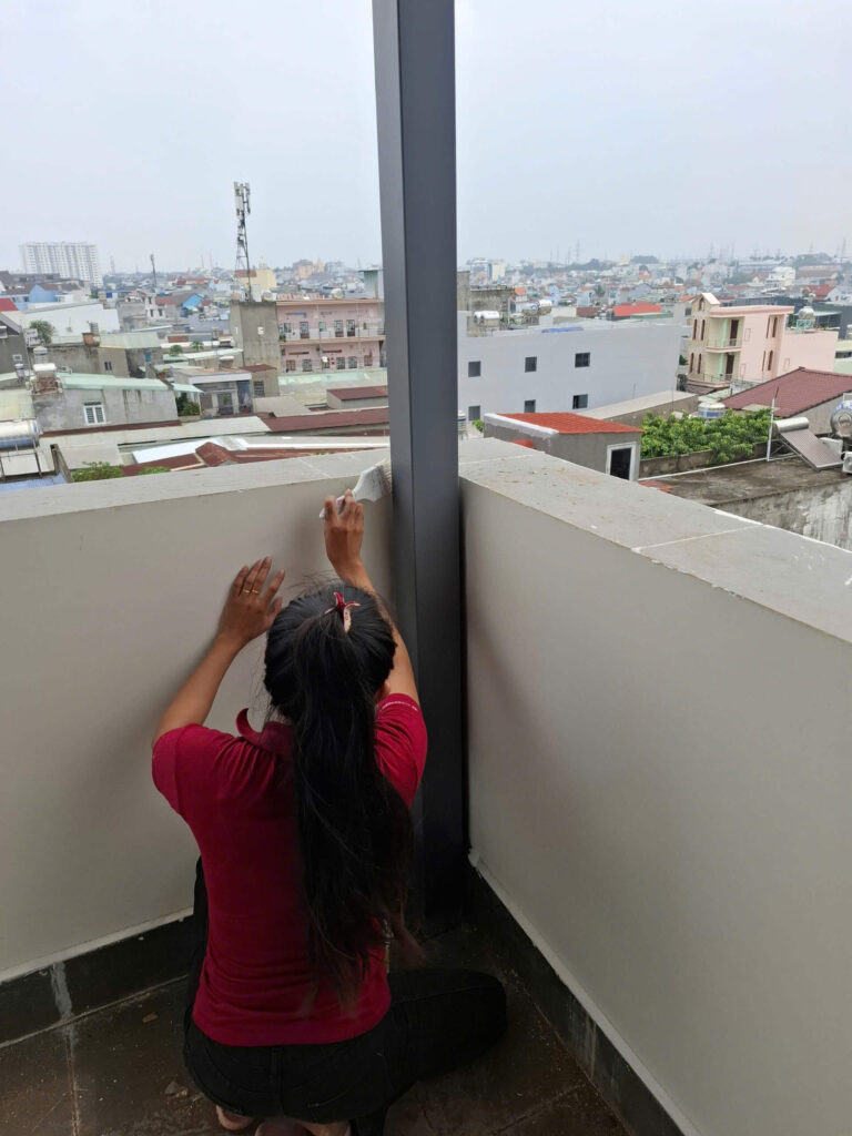Mái nhôm xếp lùa díc dắc tích hợp cảm biến mưa