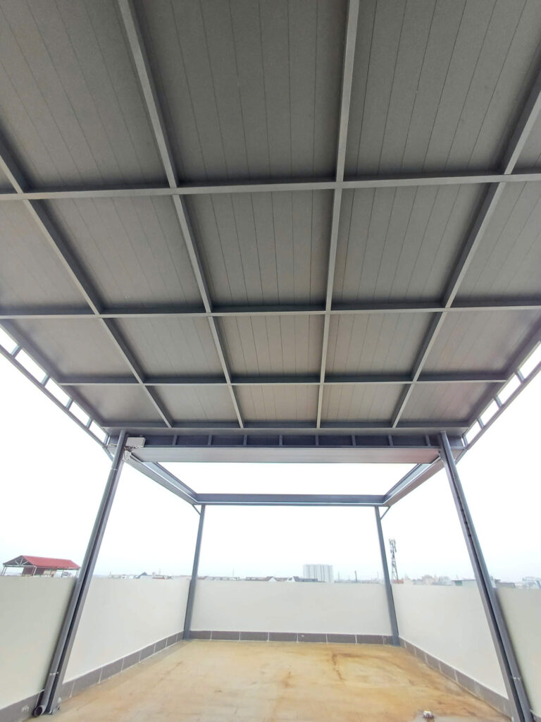 Tấm lợp hợp kim nhôm cho phần mái cố định tại Long Bình